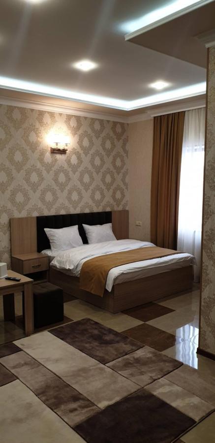 Khrchit Hotel Martuni Exterior foto